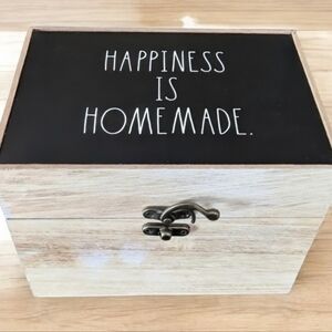 Rae Dunn HAPPINESS IS HOMEMADE Wooden Recipe Box with 'Chalkboard' Saying
